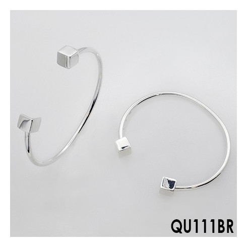 CUFF BRACELET WITH TWO CUBES