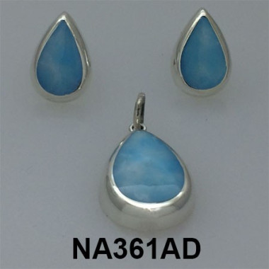 Aretes y dije de gota de larimar.