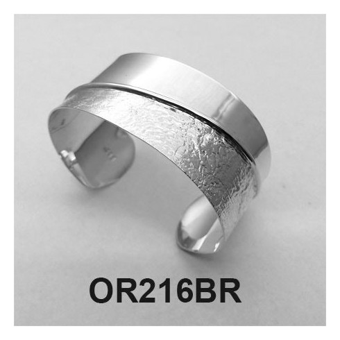 Brazalete liso y reticulado.