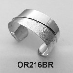 Brazalete liso y reticulado.