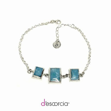 Pulsera con dijes rectangulares de piedra larimar