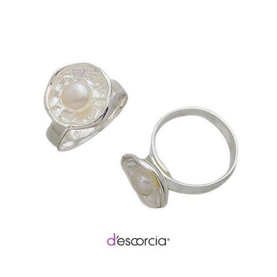 ROUND RING WITH PEARL