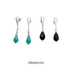 Aretes de gota con piedra.