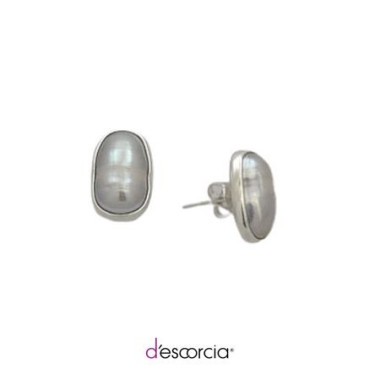 Aretes de perla de arroz biselados con poste