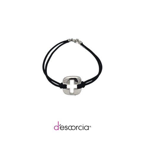 Pulsera con dije cuadrado de cruz